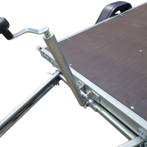 EBECO N7 – Egytengelyes billenőplatós FÉKEZETT utánfutó 1350 kg-ig – 40 cm OLDALFAL (Emelőszerkezet: emelőszerkezettel, Hátsó oldalfal: szabványos)